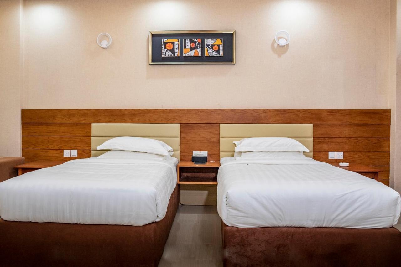 RED-AL Safa Suites Salalah Esterno foto